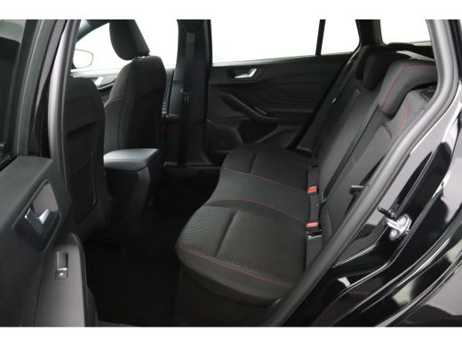 Ford Focus 1.0 EcoBoost Hybrid ST Line | Automaat | Groot Navigatie | Winterpack | CarPlay/Android Auto | LE... ActivLease financial lease