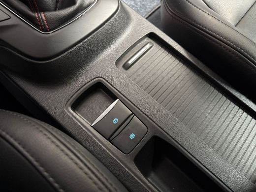 Ford Focus 1.0 EcoBoost ST Line (APPLE CARPLAY, GROOT NAVI, LEDER, BANG&OLUFSEN, CAMERA, KEYLESS, CLIMATE, S... ActivLease financial lease