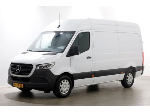 Mercedes-Benz Sprinter 319 CDI 3.0 V6 190pk E6 L2H2 7G Automaat LED/Camera/Trekhaak 3500kg 02-2019 ActivLease financial lease