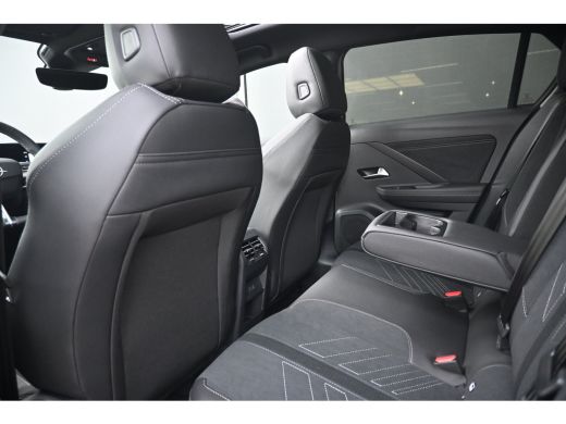 Opel Astra 1.6 Turbo Plug In Hybrid Ultimate | Demo-Deal ! | Navigatie | Schuif-/Kanteldak | Massagestoelen ... ActivLease financial lease