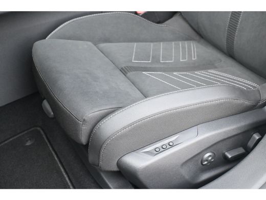 Opel Astra 1.6 Turbo Plug In Hybrid Ultimate | Demo-Deal ! | Navigatie | Schuif-/Kanteldak | Massagestoelen ... ActivLease financial lease