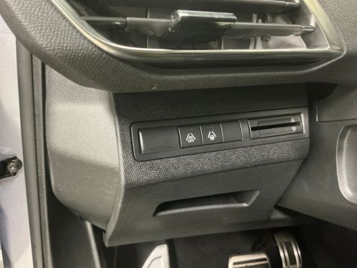 Peugeot 3008 1.2 PureTech GT Stoelverwarming | Camera | Leder/Stof | Adaptieve Cruise | Climate | Carplay | 18... ActivLease financial lease