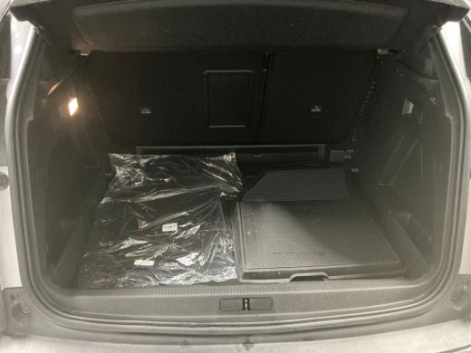 Peugeot 3008 1.2 PureTech GT Stoelverwarming | Camera | Leder/Stof | Adaptieve Cruise | Climate | Carplay | 18... ActivLease financial lease