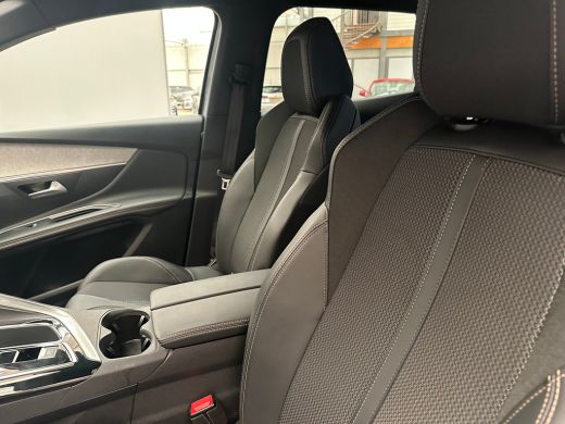 Peugeot 3008 1.2 PureTech GT Stoelverwarming | Camera | Leder/Stof | Adaptieve Cruise | Climate | Carplay | 18... ActivLease financial lease