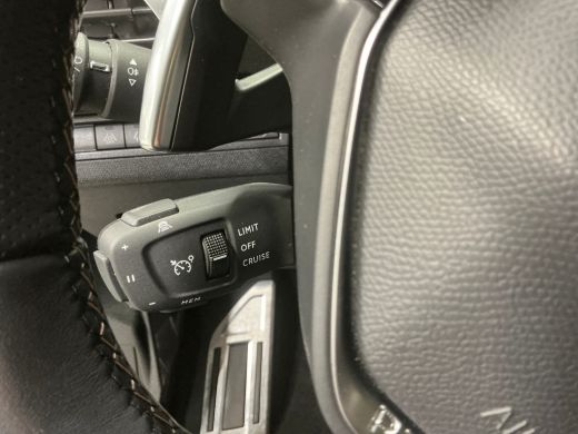 Peugeot 3008 1.2 PureTech GT Stoelverwarming | Camera | Leder/Stof | Adaptieve Cruise | Climate | Carplay | 18... ActivLease financial lease