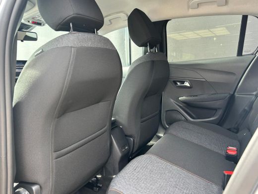Peugeot e-208 EV Business 51 kWh | Voorraad-Actie ! | Navigatie | 3-Fase | Draadloos Apple Carplay & Android Au... ActivLease financial lease