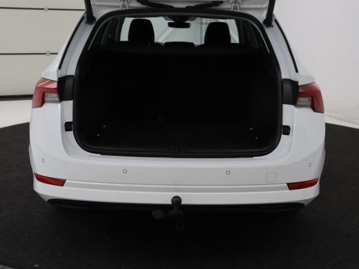 Skoda Octavia 1.0 TSI Business Edition | Stoelverwarming | Trekhaak | Camera | Carplay | Navigatie | 17'' | Cru... ActivLease financial lease