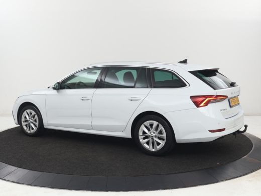Skoda Octavia 1.0 TSI Business Edition | Stoelverwarming | Trekhaak | Camera | Carplay | Navigatie | 17'' | Cru... ActivLease financial lease