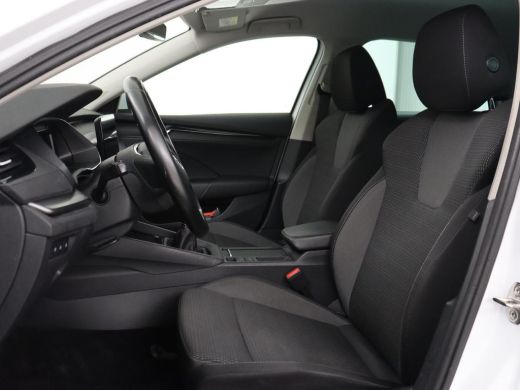 Skoda Octavia 1.0 TSI Business Edition | Stoelverwarming | Trekhaak | Camera | Carplay | Navigatie | 17'' | Cru... ActivLease financial lease