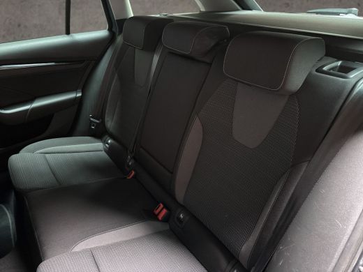 Skoda Octavia Combi 1.0 TSI Sport (VIRTUAL COCKPIT, APPLE CARPLAY, GROOT NAVI, STOELVERWARMING, SPORTSTOELEN, G... ActivLease financial lease
