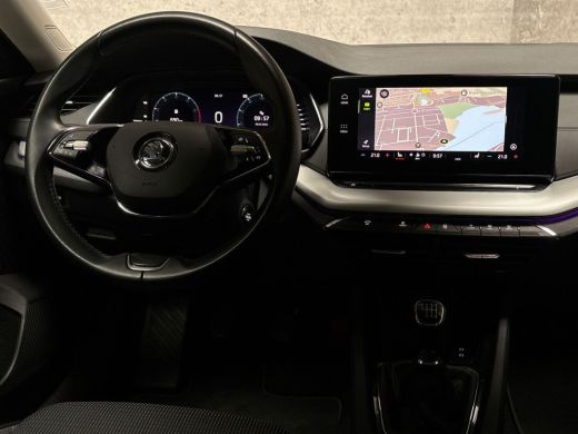 Skoda Octavia Combi 1.0 TSI Sport (VIRTUAL COCKPIT, APPLE CARPLAY, GROOT NAVI, STOELVERWARMING, SPORTSTOELEN, G... ActivLease financial lease