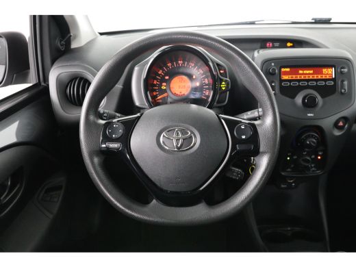 Toyota Aygo 1.0 VVT-i x-fun | Eerste Eigenaar | Bluetooth | Airco | Stuurwielbediening | ActivLease financial lease