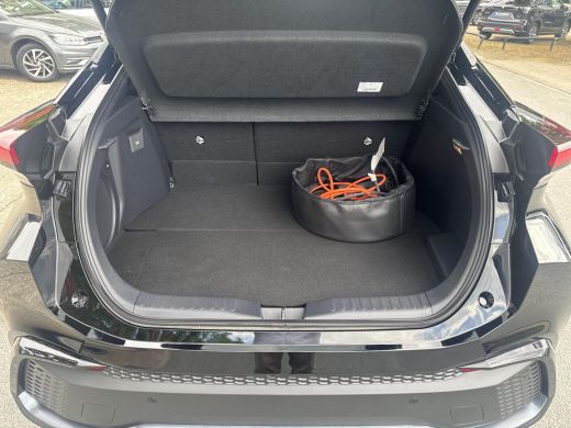 Toyota C-HR 2.0 Plug-in Hybrid 220 Premi&egrave;re Edition | 06-101410108 Voor meer informatie ActivLease financial lease