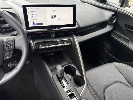 Toyota C-HR 2.0 Plug-in Hybrid 220 Premi&egrave;re Edition | 06-101410108 Voor meer informatie ActivLease financial lease