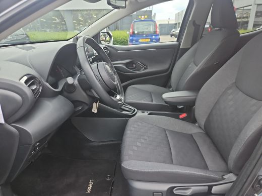 Toyota Yaris 1.5 Hybrid 115 Dynamic Limited (Parkeersensoren voor en achter) ActivLease financial lease