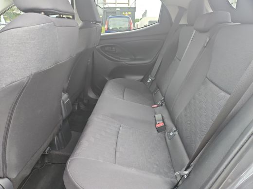 Toyota Yaris 1.5 Hybrid 115 Dynamic Limited (Parkeersensoren voor en achter) ActivLease financial lease