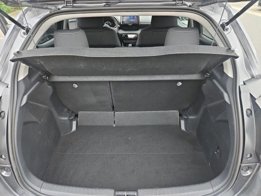 Toyota Yaris 1.5 Hybrid 115 Dynamic Limited (Parkeersensoren voor en achter) ActivLease financial lease