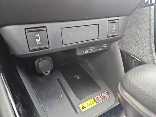 Toyota Yaris 1.5 Hybrid 115 Dynamic Limited (Parkeersensoren voor en achter) ActivLease financial lease