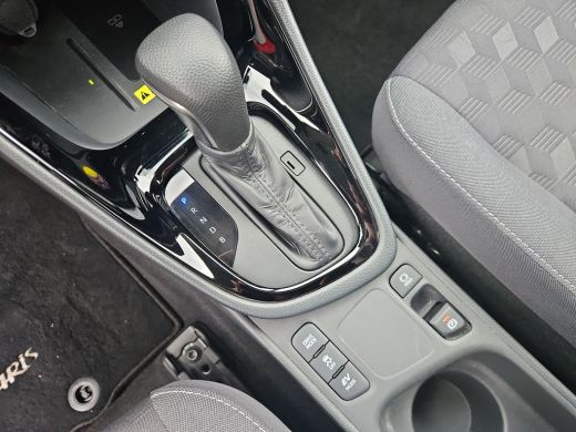 Toyota Yaris 1.5 Hybrid 115 Dynamic Limited (Parkeersensoren voor en achter) ActivLease financial lease