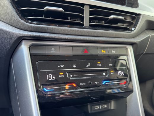 Volkswagen T-Roc 1.0 115pk TSI Life Edition Parkeerassistent (Park Assist) | Achteruitrijcamera 'Rear View' | Adap... ActivLease financial lease