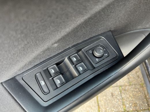 Volkswagen T-Roc 1.0 115pk TSI Life Edition Parkeerassistent (Park Assist) | Achteruitrijcamera 'Rear View' | Adap... ActivLease financial lease