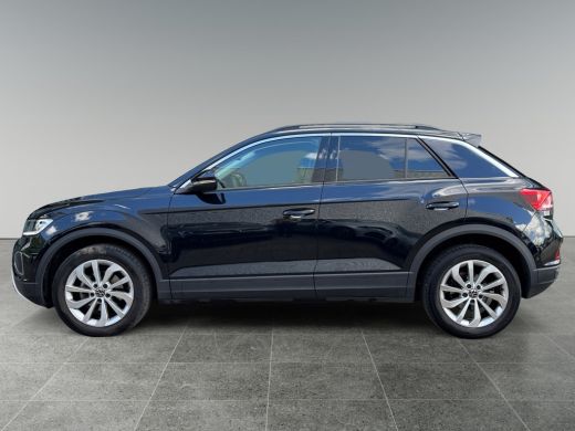 Volkswagen T-Roc 1.0 115pk TSI Life Edition Parkeerassistent (Park Assist) | Achteruitrijcamera 'Rear View' | Adap... ActivLease financial lease