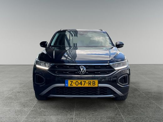 Volkswagen T-Roc 1.0 115pk TSI Life Edition Parkeerassistent (Park Assist) | Achteruitrijcamera 'Rear View' | Adap... ActivLease financial lease