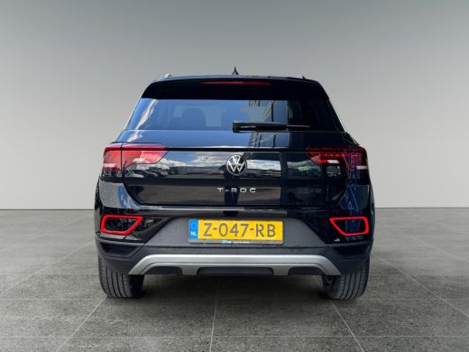 Volkswagen T-Roc 1.0 115pk TSI Life Edition Parkeerassistent (Park Assist) | Achteruitrijcamera 'Rear View' | Adap... ActivLease financial lease