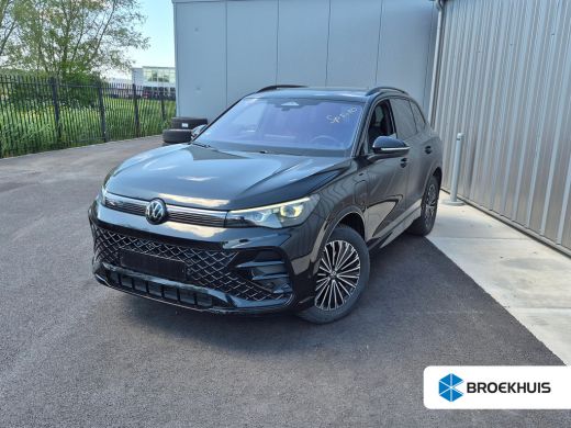 Volkswagen Tiguan 1.5 eHybrid R-Line Edition 272Pk DSG/AUTO | Glazen panorama-dak | Head-up display |  Rondomzicht ...
