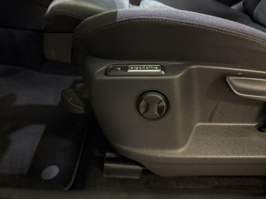 Volkswagen Tiguan E-HYBRID 245PK DSG LIFE NAVI/VIRTUAL/TREKHAAK ActivLease financial lease