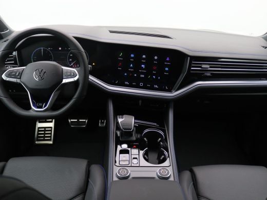 Volkswagen Touareg 3.0 TSi eHybrid 4MOTION R Edition 467PK Aut. matrix led, trekhaak, panoramadak, 360gr. camera, le... ActivLease financial lease