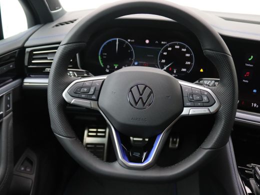 Volkswagen Touareg 3.0 TSi eHybrid 4MOTION R Edition 467PK Aut. matrix led, trekhaak, panoramadak, 360gr. camera, le... ActivLease financial lease