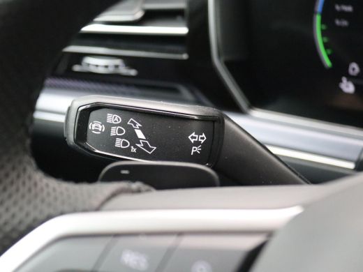 Volkswagen Touareg 3.0 TSi eHybrid 4MOTION R Edition 467PK Aut. matrix led, trekhaak, panoramadak, 360gr. camera, le... ActivLease financial lease