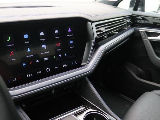 Volkswagen Touareg 3.0 TSi eHybrid 4MOTION R Edition 467PK Aut. matrix led, trekhaak, panoramadak, 360gr. camera, le... ActivLease financial lease