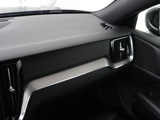 Volvo  V60 2.0 T4 Inscription | Leder | Stoelverwarming | Adaptive cruise | Carplay | Camera | Navigatie | F... ActivLease financial lease