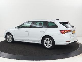 Skoda Octavia 1.0 TSI Business Edition | Stoelverwarming | Trekhaak | Camera | Carplay | Navigatie | 17'' | Cru...