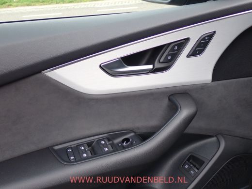 Audi Q8 60TFSI e QUATTRO S-LINE COMPETITION 23'' /  PANO / ACC / 360* / B&O / TREKHAAK ActivLease financial lease