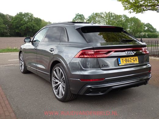 Audi Q8 60TFSI e QUATTRO S-LINE COMPETITION 23'' /  PANO / ACC / 360* / B&O / TREKHAAK ActivLease financial lease