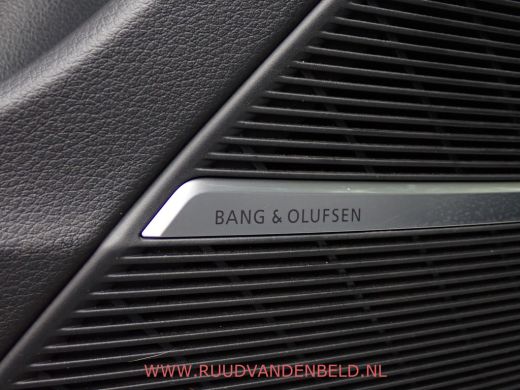 Audi Q8 60TFSI e QUATTRO S-LINE COMPETITION 23'' /  PANO / ACC / 360* / B&O / TREKHAAK ActivLease financial lease