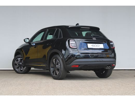 Fiat 600 1.2 Hybrid Urban | Achterbank in delen neerklapbaar | Airco | Alarm klasse 1(startblokkering) ActivLease financial lease