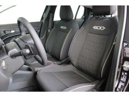 Fiat 600 1.2 Hybrid Urban | Achterbank in delen neerklapbaar | Airco | Alarm klasse 1(startblokkering) ActivLease financial lease