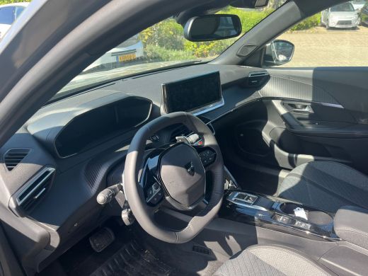 Peugeot 2008 1.2 Hybrid 145 GT Camera | Navi | Adaptive cruise control | Apple Carplay/Android Auto | ActivLease financial lease