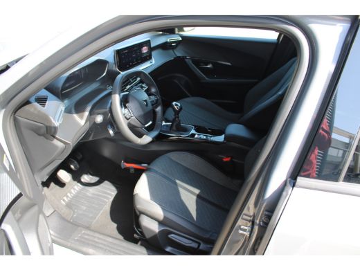 Peugeot 2008 1.2 PureTech 100 Allure Navigatie | Keyless Entry | Cruise Control | Climate Control ActivLease financial lease