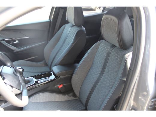 Peugeot 2008 1.2 PureTech 100 Allure Navigatie | Keyless Entry | Cruise Control | Climate Control ActivLease financial lease