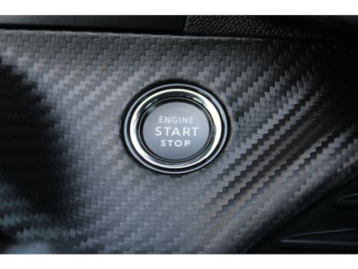 Peugeot 2008 1.2 PureTech 100 Allure Navigatie | Keyless Entry | Cruise Control | Climate Control ActivLease financial lease