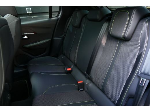 Peugeot 208 HYBRID 136PK GT AUTOMAAT / NAVI / CLIMA / PDC / 17" LMV / CAMERA V+A / PANO.DAK / FULL-LED / KEYL... ActivLease financial lease