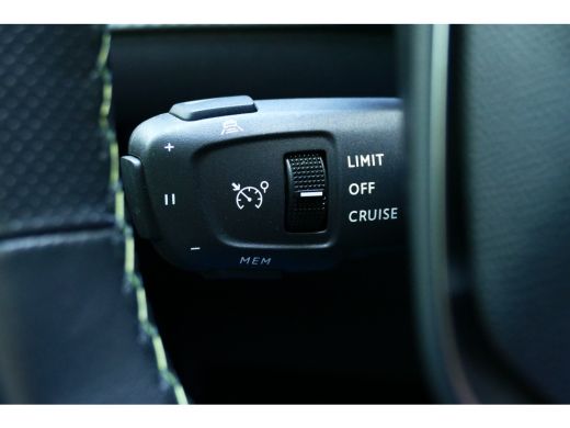 Peugeot 208 HYBRID 136PK GT AUTOMAAT / NAVI / CLIMA / PDC / 17" LMV / CAMERA V+A / PANO.DAK / FULL-LED / KEYL... ActivLease financial lease