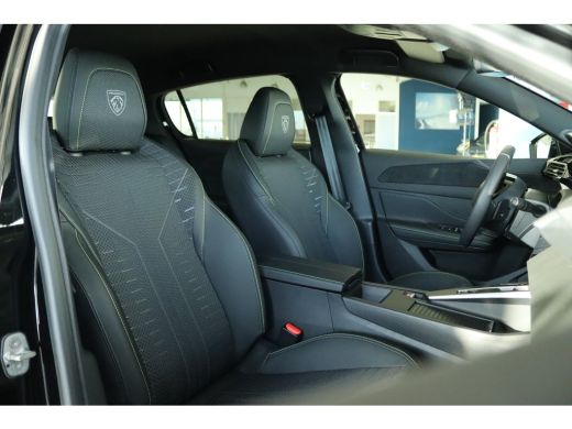 Peugeot 308 GT | Driver Sport Pack | Elektrische parkeerrem | Extra getinte achterste zijruiten en achterruit ActivLease financial lease