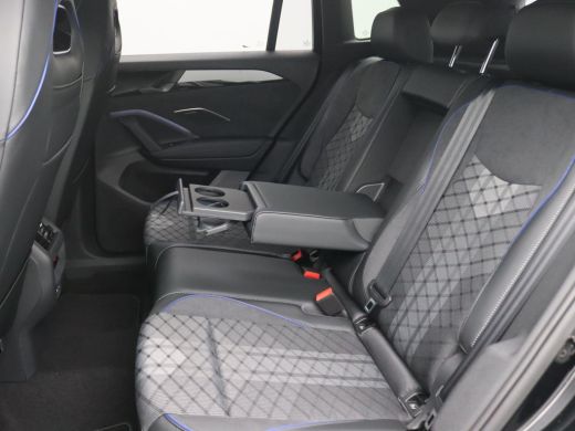 Volkswagen Tiguan 1.5 eHybrid R-Line Edition 272PK DSG Pano-Schuifdak, Black Style, Trekhaak, 20" LM Velgen, Head-U... ActivLease financial lease