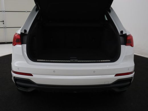 Audi Q3 45 TFSIe S edition | SOH 88% | Sportstoelen | Carplay | Trekhaak | Virtual Cockpit | Navigatie | ... ActivLease financial lease